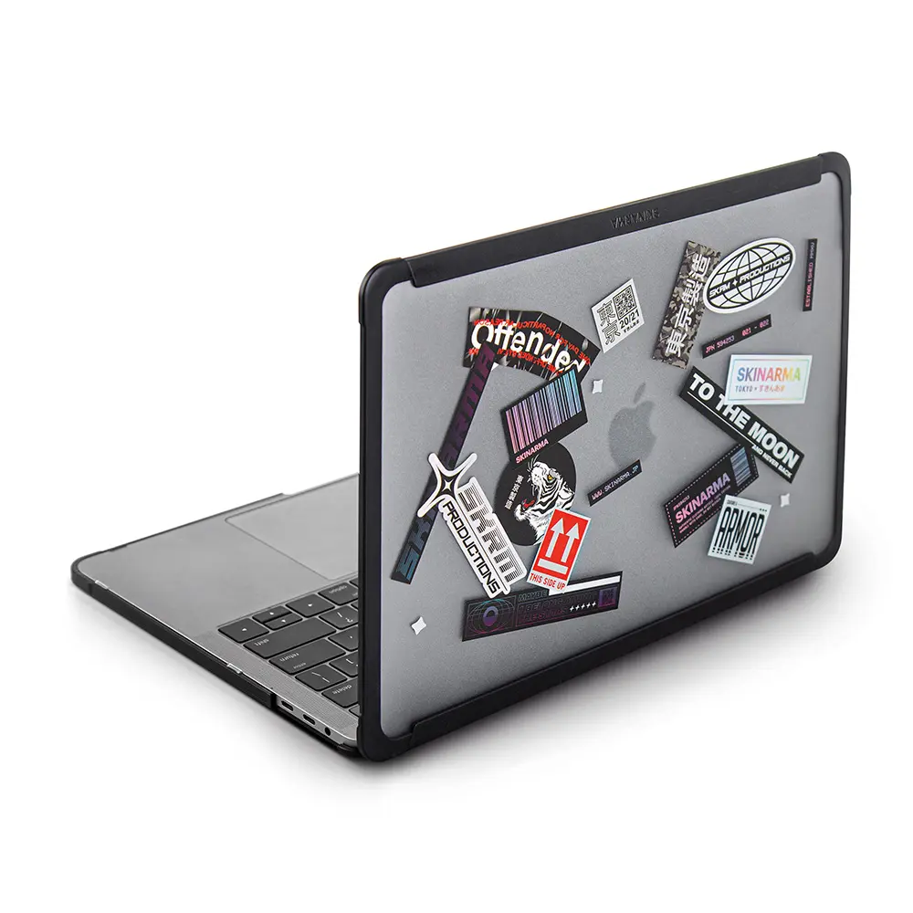 MacBook Pro 13" (2020) Uyumlu Klipsli Koruyucu Kapak - Skinarma Henko