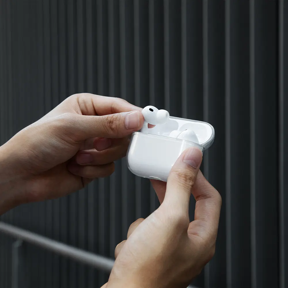 AirPods Pro 3 Şeffaf Silikon Kılıf, Qi ve MagSafe Uyumlu - Native Union Clear