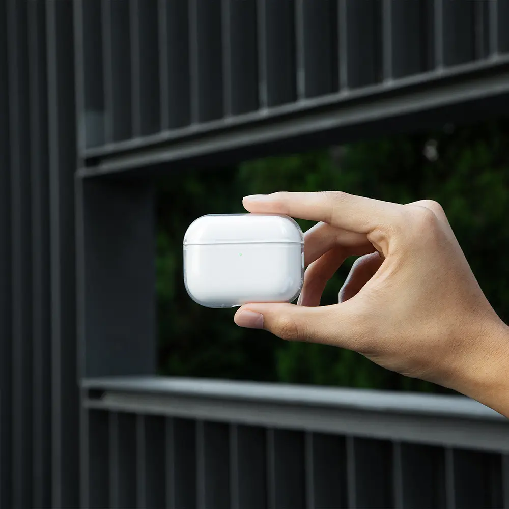 AirPods Pro 3 Şeffaf Silikon Kılıf, Qi ve MagSafe Uyumlu - Native Union Clear
