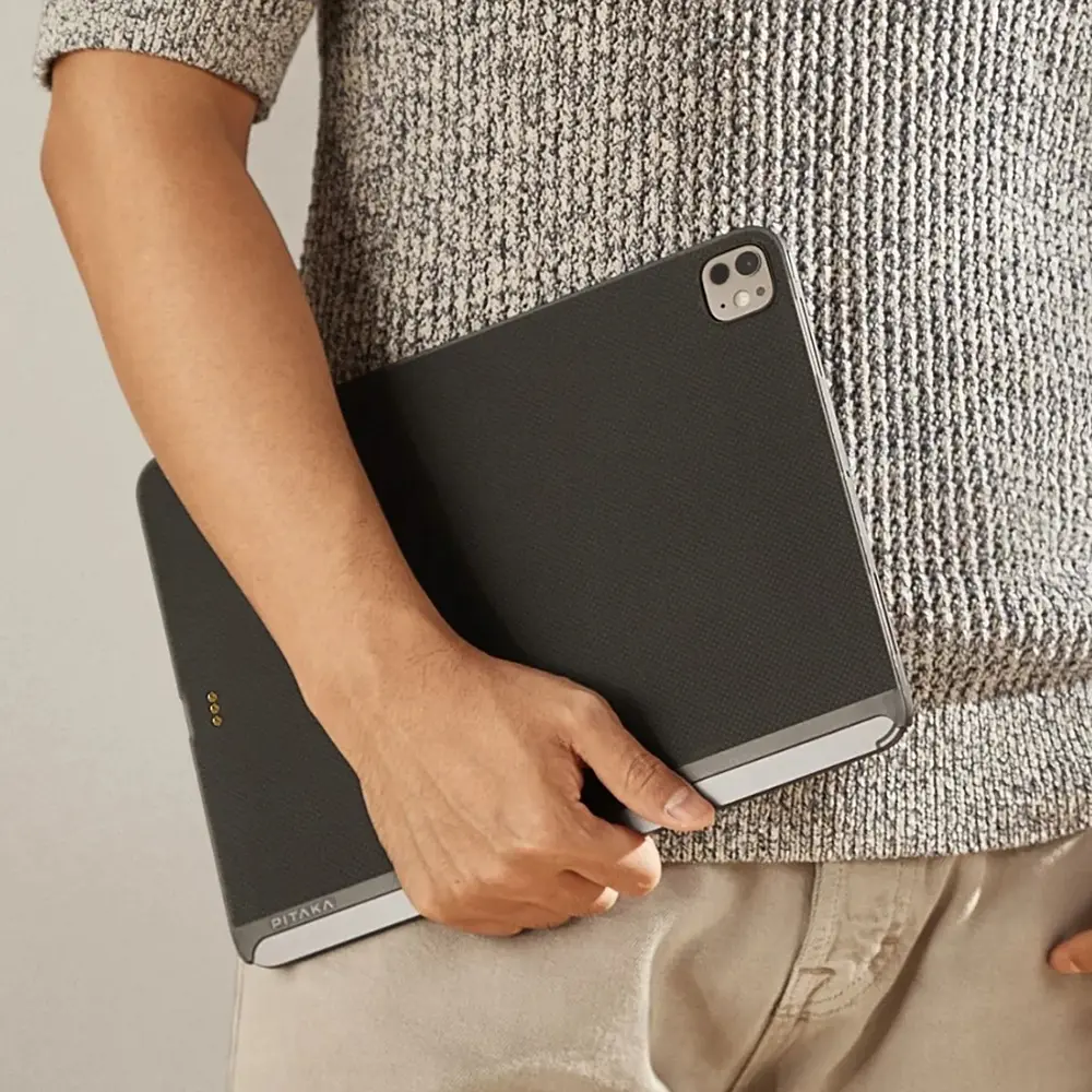 iPad Pro 13" (M4) Ultra İnce Aramid Fiber Kılıf - Pitaka Classic