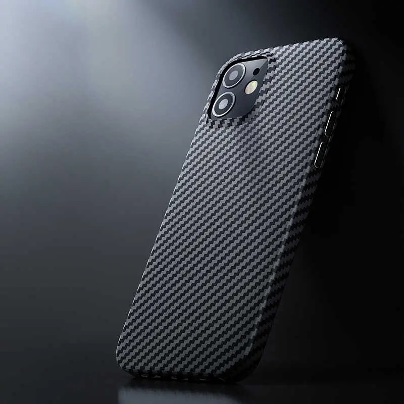 iPhone 12 Aramid Karbon Kılıf - Benks Aramid Case