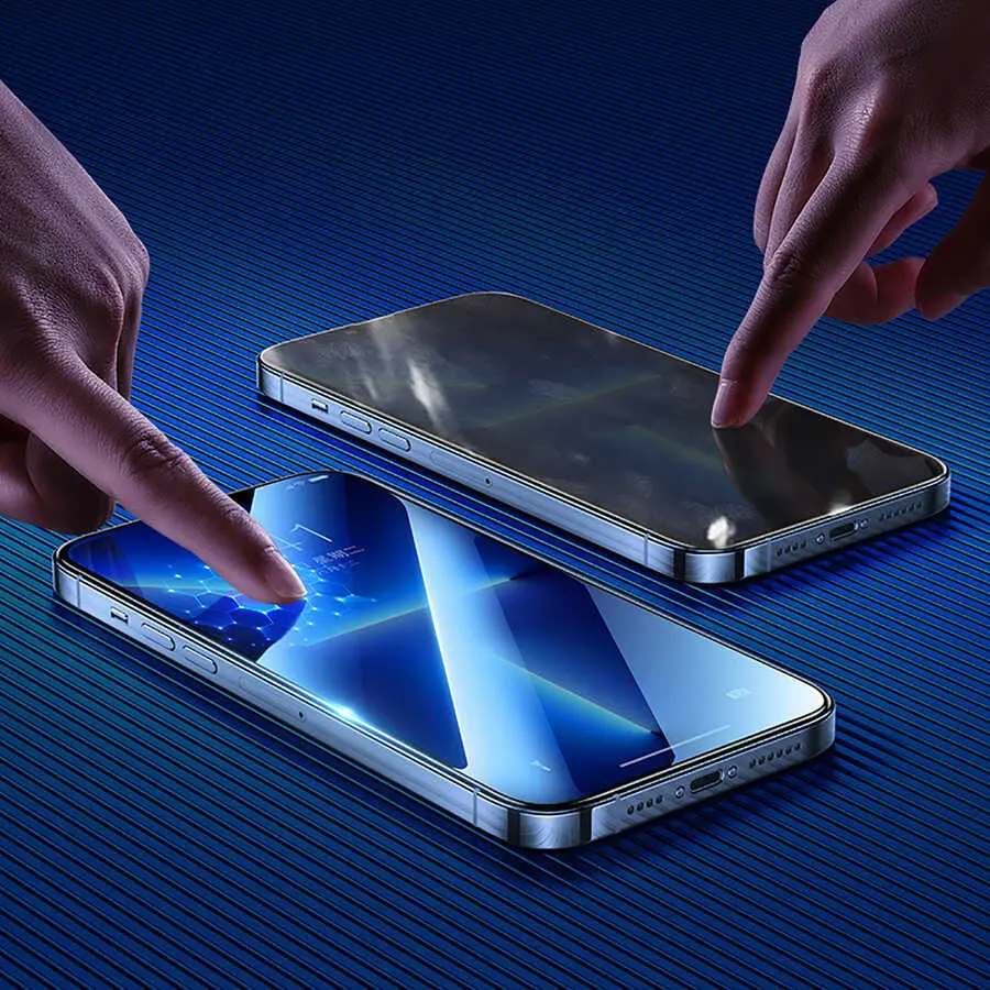 iPhone 13 Mat Ekran Koruyucu, Parmak İzi Bırakmayan 0.3 mm 3D Cam - Benks