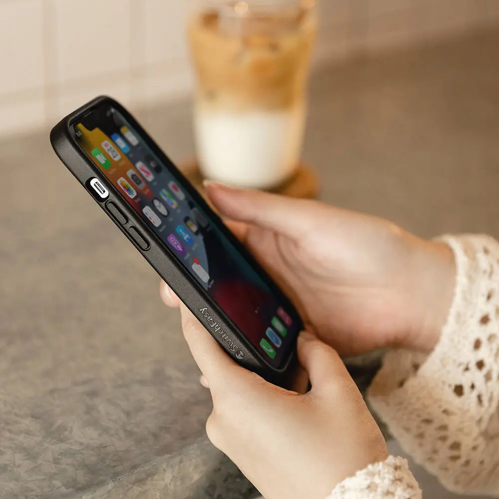 iPhone 14 Pro Max Ultra İnce Şok Önleyicili Kılıf - Switcheasy Aero Plus