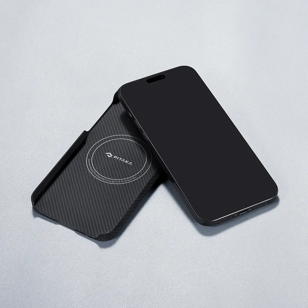 Apple iPhone 15 Plus Kılıf M-safe Şarj Özellikli 600D Aramid Karbon Fiber Pitaka Ultra-Slim Classic Serisi Black-Grey Twill Kapak