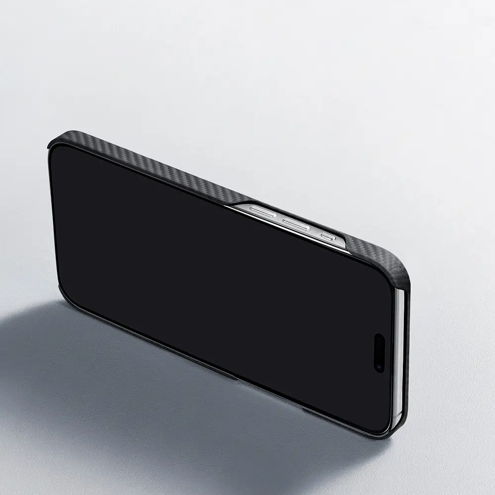 Apple iPhone 15 Plus Kılıf M-safe Şarj Özellikli 600D Aramid Karbon Fiber Pitaka Ultra-Slim Classic Serisi Black-Grey Twill Kapak