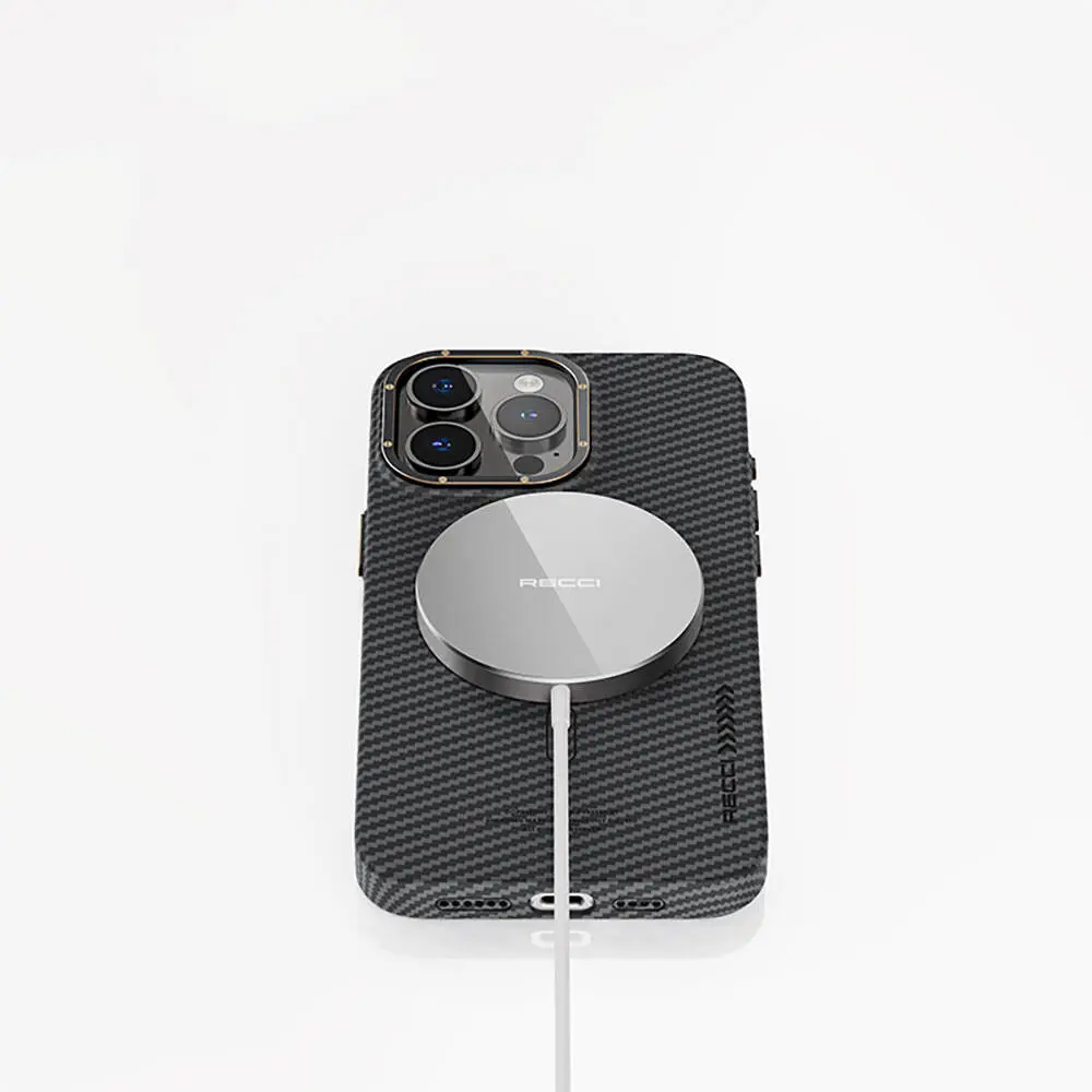 iPhone 15 Plus MagSafe Uyumlu Karbon Kılıf - Recci Machinist