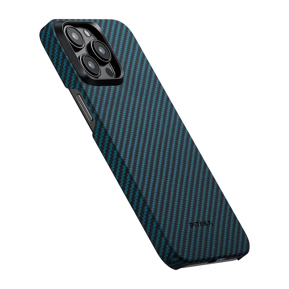 Apple iPhone 15 Pro Kılıf M-safe Şarj Özellikli 1500D Aramid Karbon Fiber Pitaka Ultra-Slim Classic Serisi Black-Blue Twill Kapak