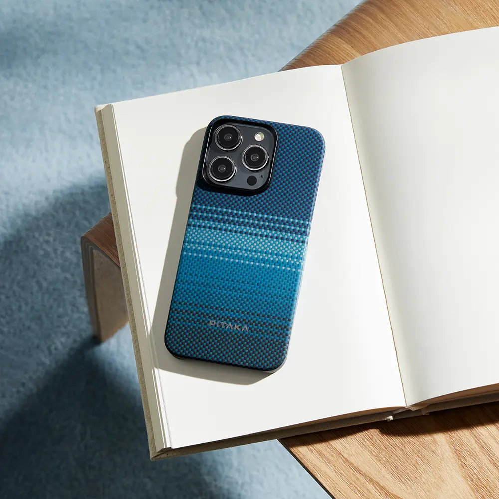 Apple iPhone 15 Pro Kılıf M-safe Şarj Özellikli Aramid Karbon Fiber Pitaka Tactile Woven Sunset-Moonrise Serisi Moonrise Kapak