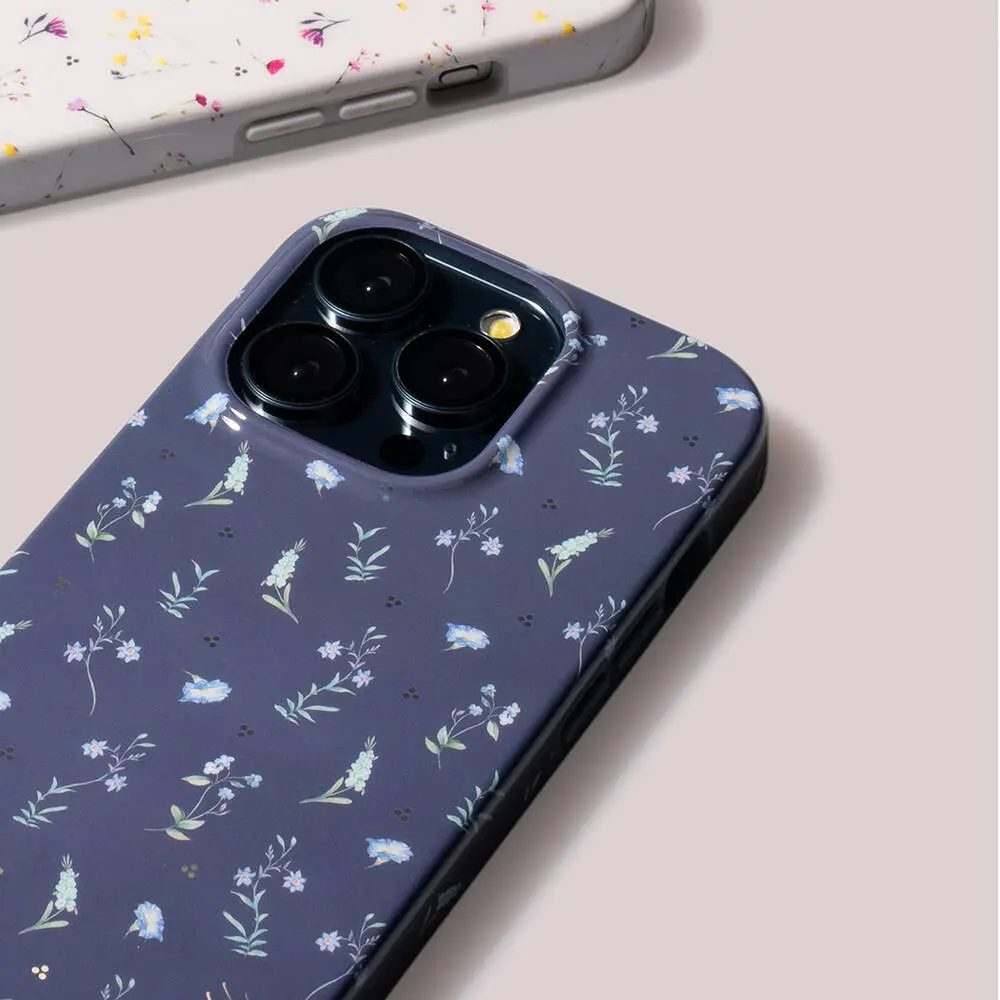 iPhone 15 Pro Çiçek Desenli Kılıf - Coehl Prairie