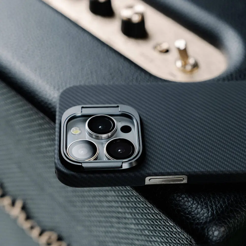 iPhone 15 Pro Max MagSafe Uyumlu Karbon Kılıf, Standlı - Zore Krek