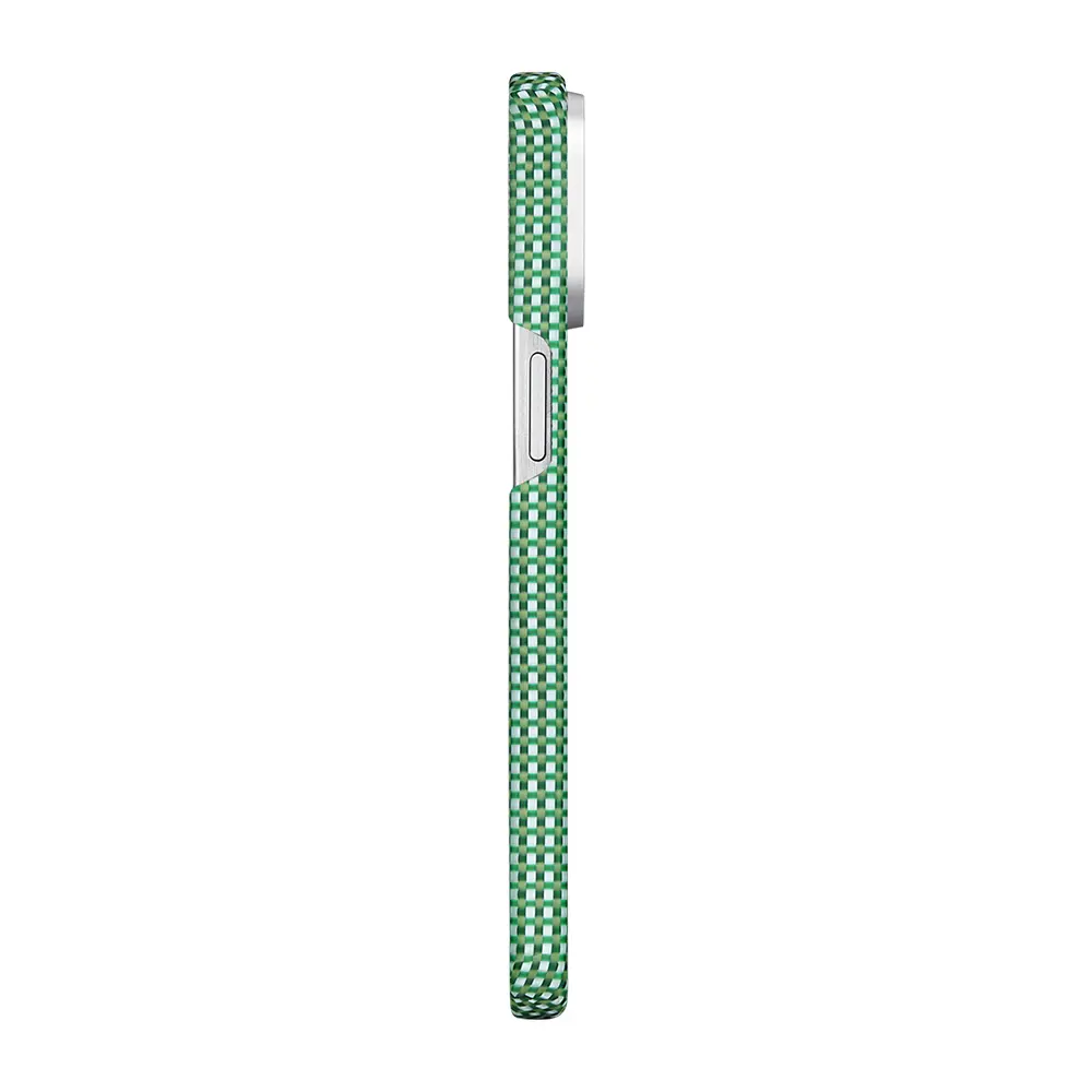 Apple iPhone 15 Pro Max Kılıf M-safe Şarj Özellikli Aramid Karbon Fiber Pitaka Ultra-Slim Classic Serisi Forest Green Kapak