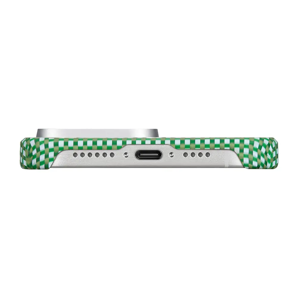 Apple iPhone 15 Pro Max Kılıf M-safe Şarj Özellikli Aramid Karbon Fiber Pitaka Ultra-Slim Classic Serisi Forest Green Kapak