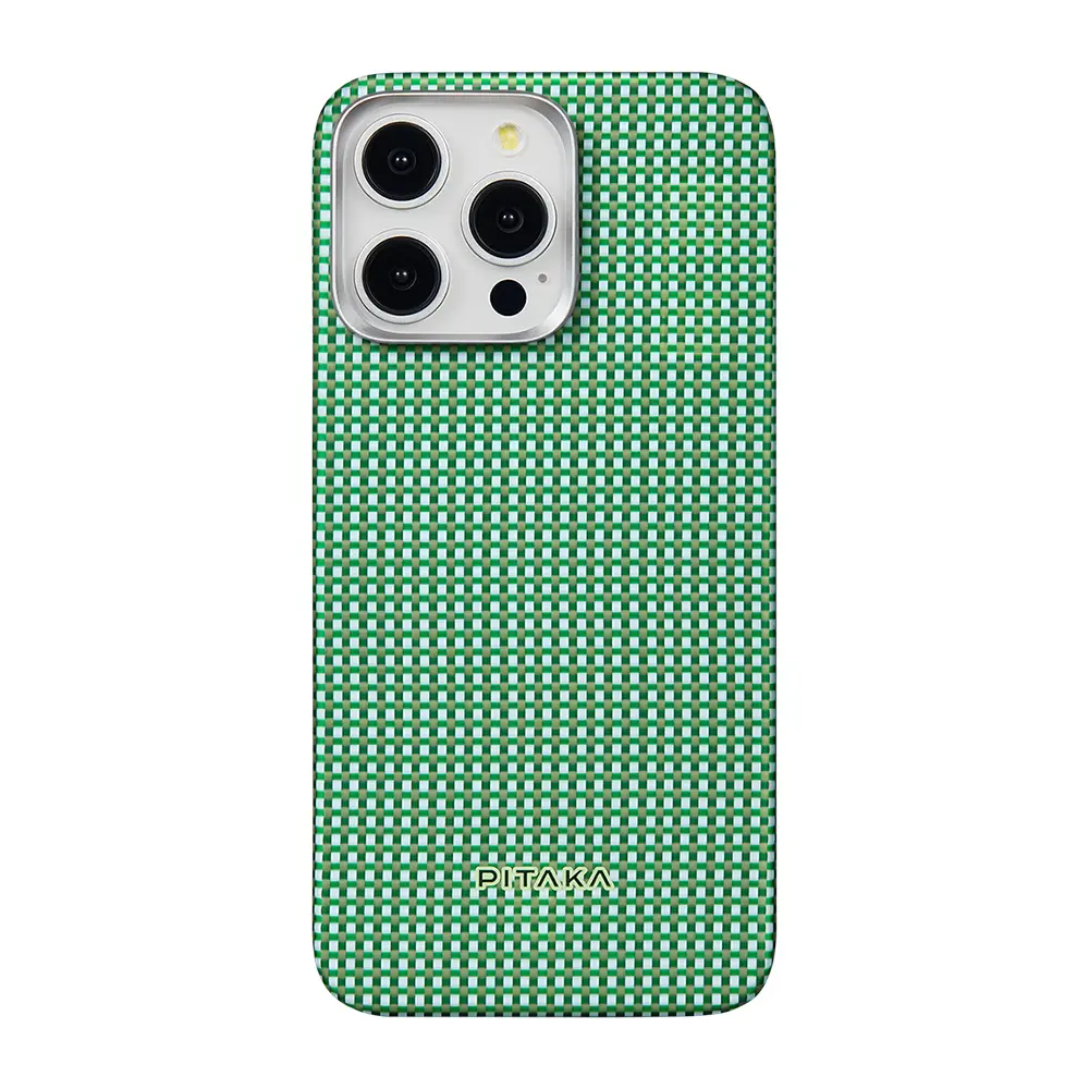 Apple iPhone 15 Pro Max Kılıf M-safe Şarj Özellikli Aramid Karbon Fiber Pitaka Ultra-Slim Classic Serisi Forest Green Kapak