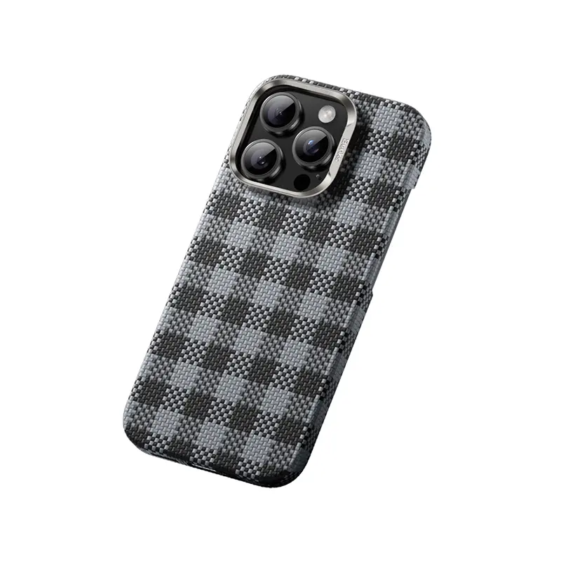 Apple iPhone 15 Pro Max Kılıf M-safe Şarj Özellikli Ekose Tasarımlı Benks ArmorVichy Kevlar Karbon Kapak