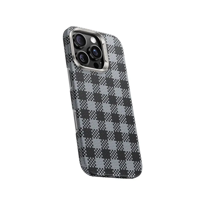 Apple iPhone 15 Pro Max Kılıf M-safe Şarj Özellikli Ekose Tasarımlı Benks ArmorVichy Kevlar Karbon Kapak