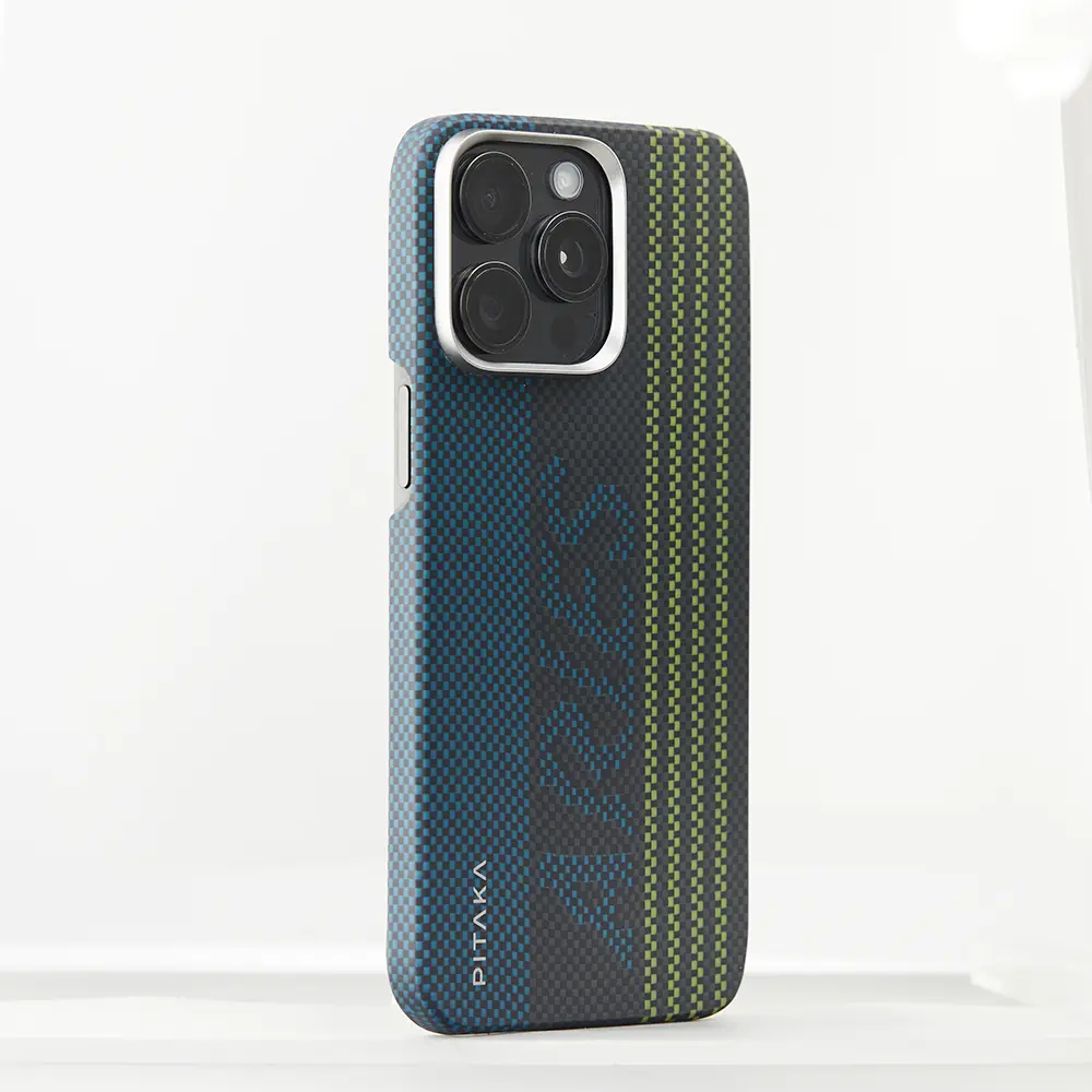 Apple iPhone 15 Pro Max Kılıf M-safe Şarj Özellikli Lumintex Teknolojili Fosforlu Aramid Karbon Fiber Pitaka Tactile Woven Aries Serisi Kapak