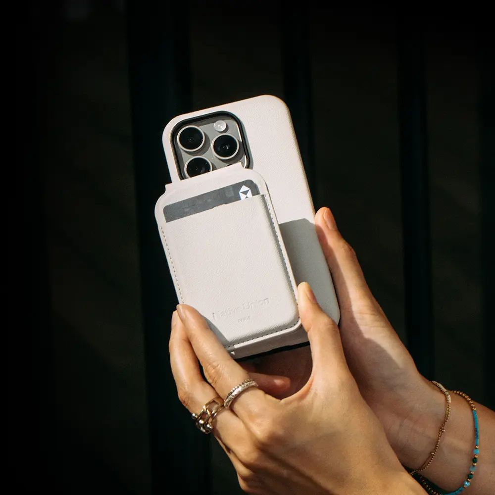 iPhone 16 Pro Max MagSafe Uyumlu Deri Görünümlü Kılıf - Native Union Active