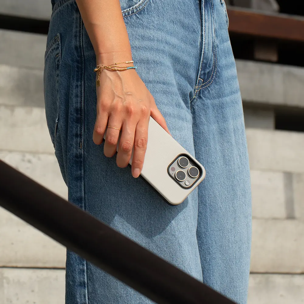 iPhone 16 Pro Max MagSafe Uyumlu Deri Görünümlü Kılıf - Native Union Active