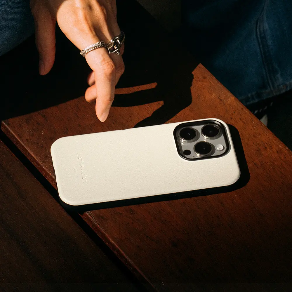 iPhone 16 Pro Max MagSafe Uyumlu Deri Görünümlü Kılıf - Native Union Active