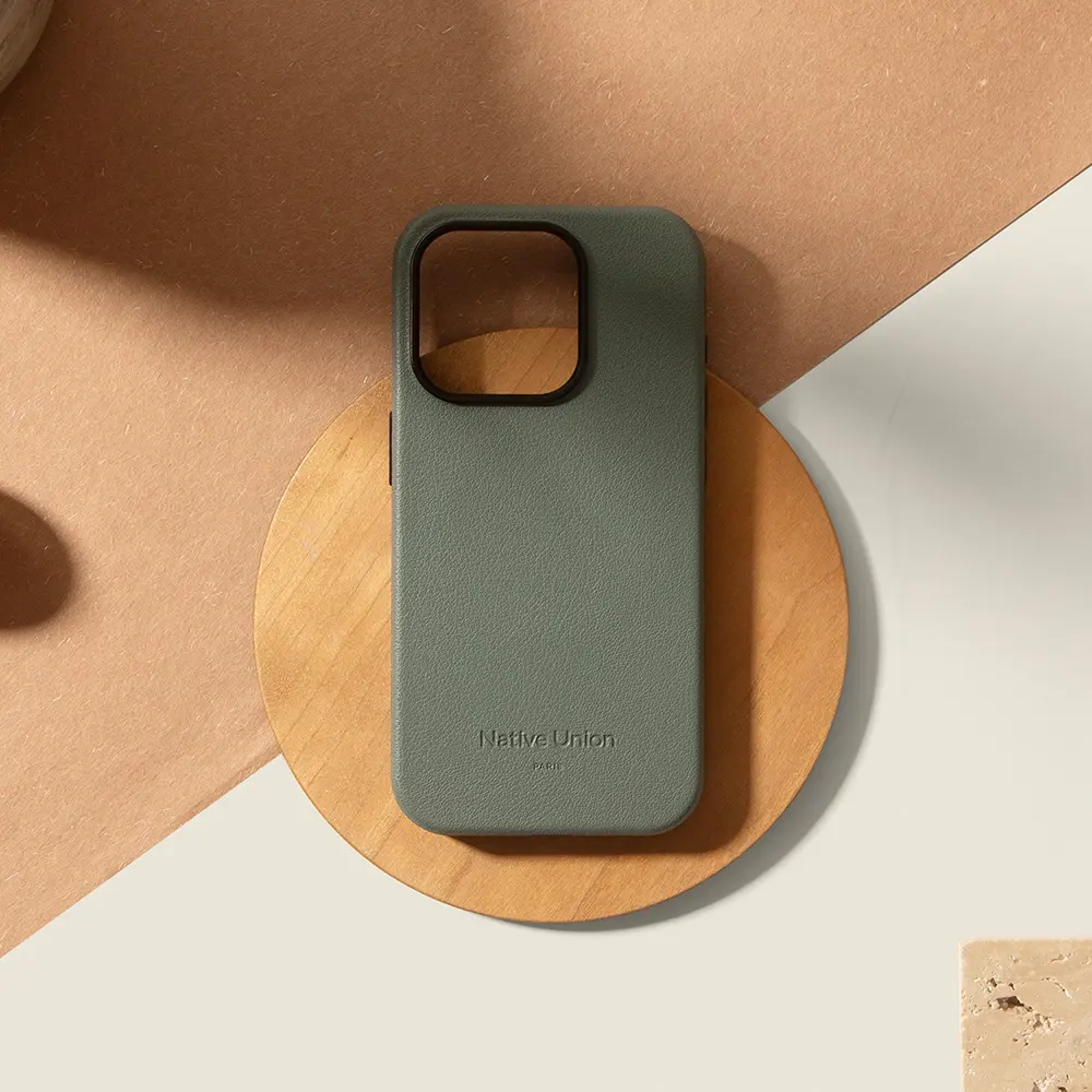 iPhone 16 Pro Max MagSafe Uyumlu Deri Görünümlü Kılıf - Native Union Active
