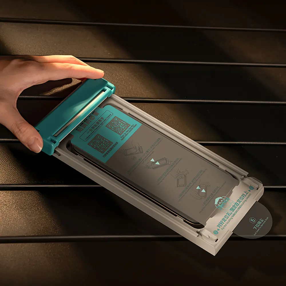 iPhone 17 Air Safir Kaplamalı Cam Ekran Koruyucu - Benks Glass Warrior 2.0