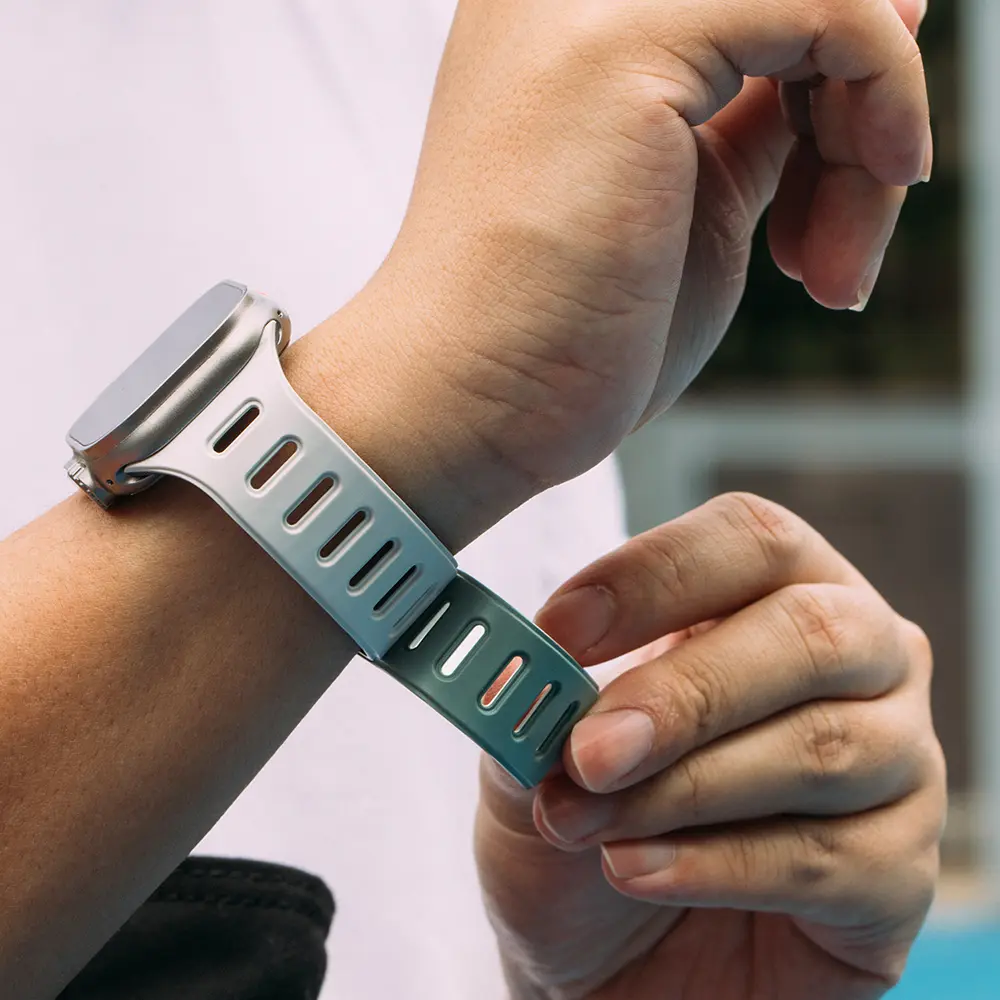 Apple Watch 42 mm Silikon Saat Kordonu - Native Union Active Band
