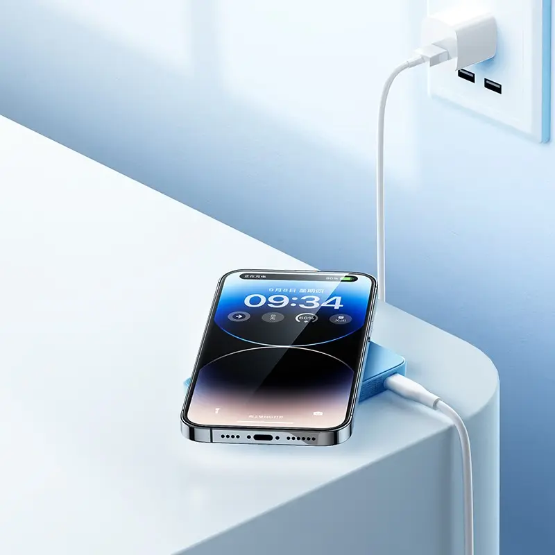 Benks MP07 MagSafe Manyetik Powerbank 10000 mAh, 35 W - iPhone 12 Serisi