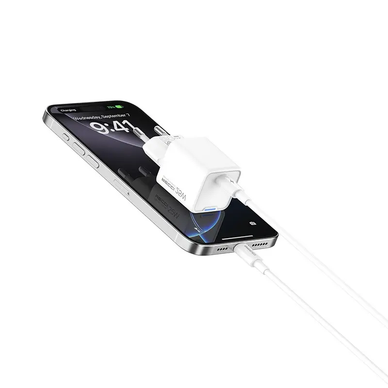 Recci RC106E GaN 25W Hızlı Şarj Adaptörü ve Type-C Kablo Seti