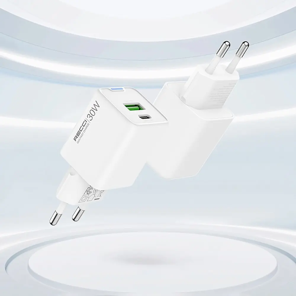 Recci RC107E 30W GaN Hızlı Şarj Adaptörü, USB-C PD ve USB-A