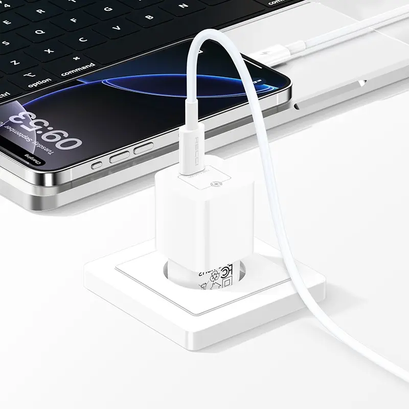 Recci RC77E GaN 30W USB-C PD Şarj Adaptörü ve Type-C Kablo Seti