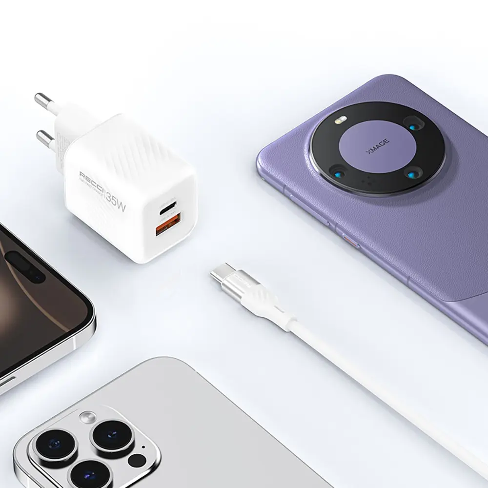 Recci RC83ECC GaN Şarj Adaptörü, 35 W USB-C ve USB-A Çıkışlı Set