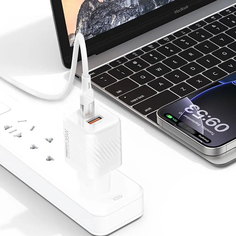 Recci RC83ECC GaN Şarj Adaptörü, 35 W USB-C ve USB-A Çıkışlı Set