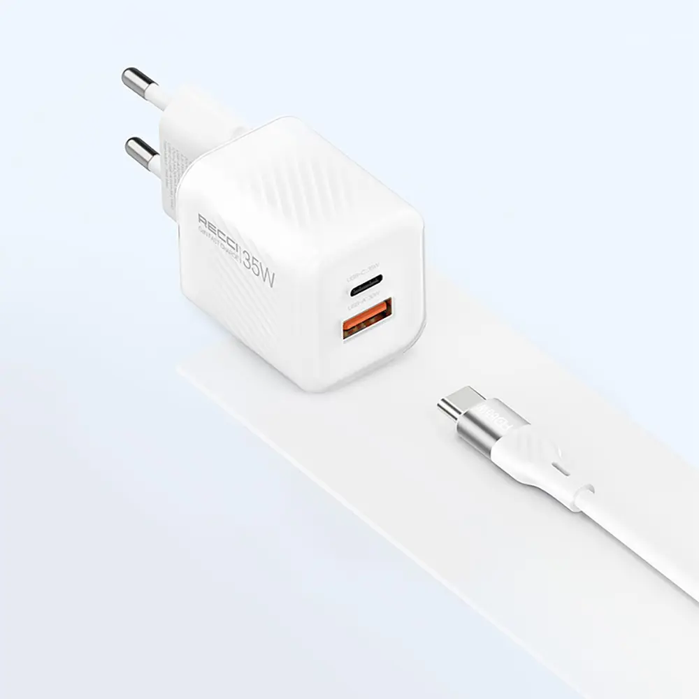 Recci RC83ECC GaN Şarj Adaptörü, 35 W USB-C ve USB-A Çıkışlı Set