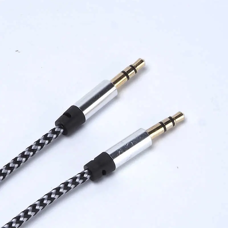 Zore Kutulu 03 Aux Ses Kablosu, 3.5 mm Girişli ve Örgülü Tasarım