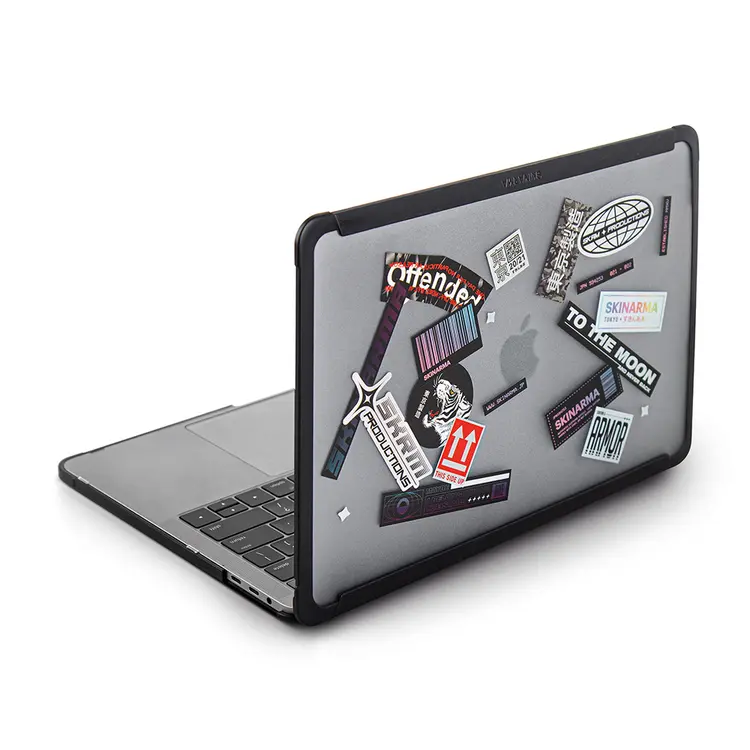 MacBook Pro 13" (2020) Uyumlu Klipsli Koruyucu Kapak - Skinarma Henko